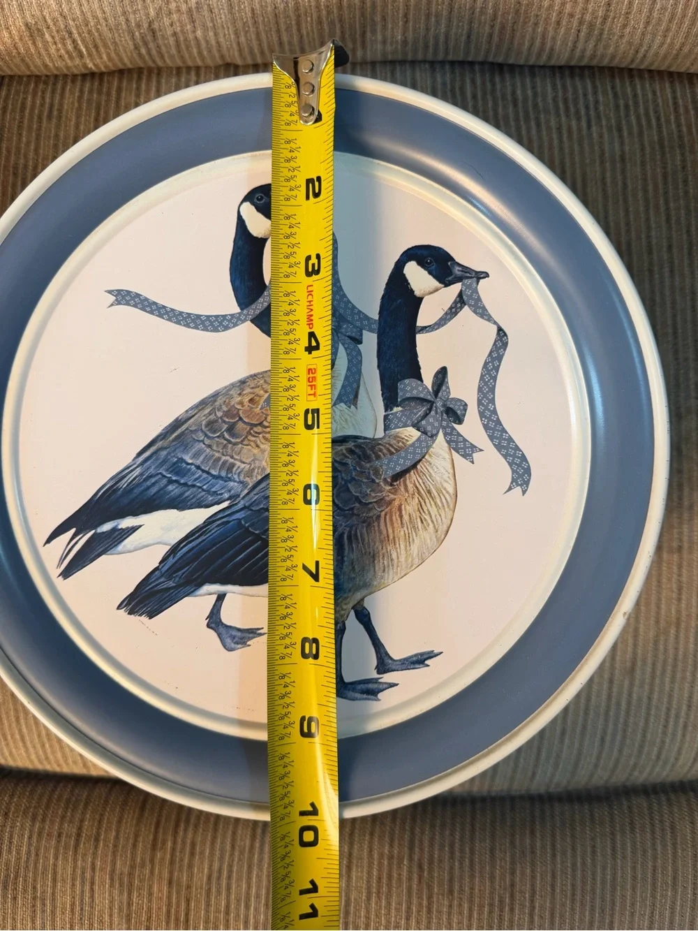 1988 Sweetie Bear Bakery Vintage Blue & White Goose Tin